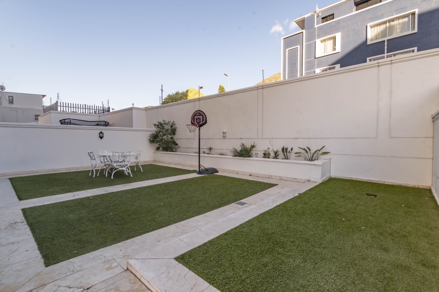 To Let 2 Bedroom Property for Rent in Three Anchor Bay Western Cape